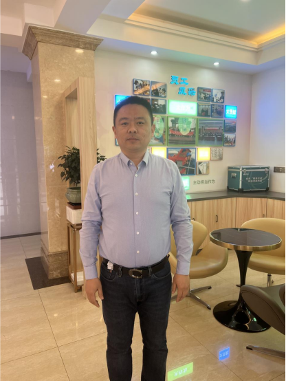 銷售之星袁燦：勇往直前，譜寫亮麗業(yè)績篇章